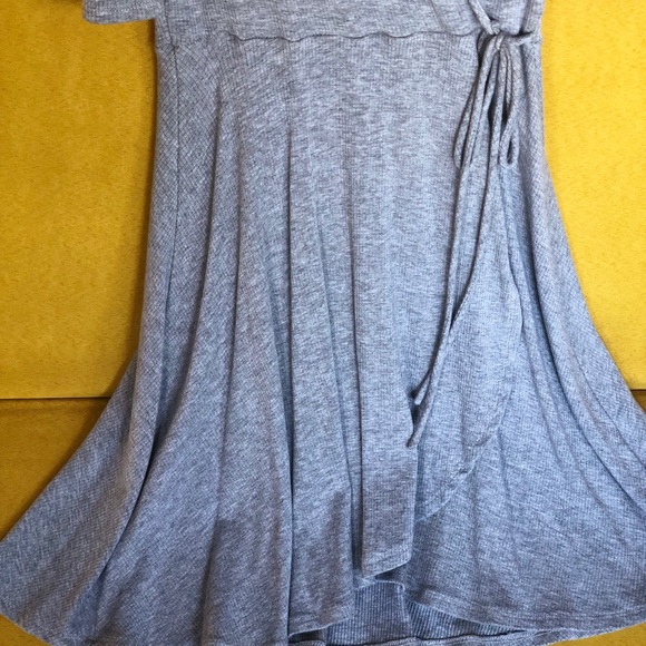 Soprano Cold Shoulder Wrap Dress in Grey, Size Medium - Picture 4 of 5